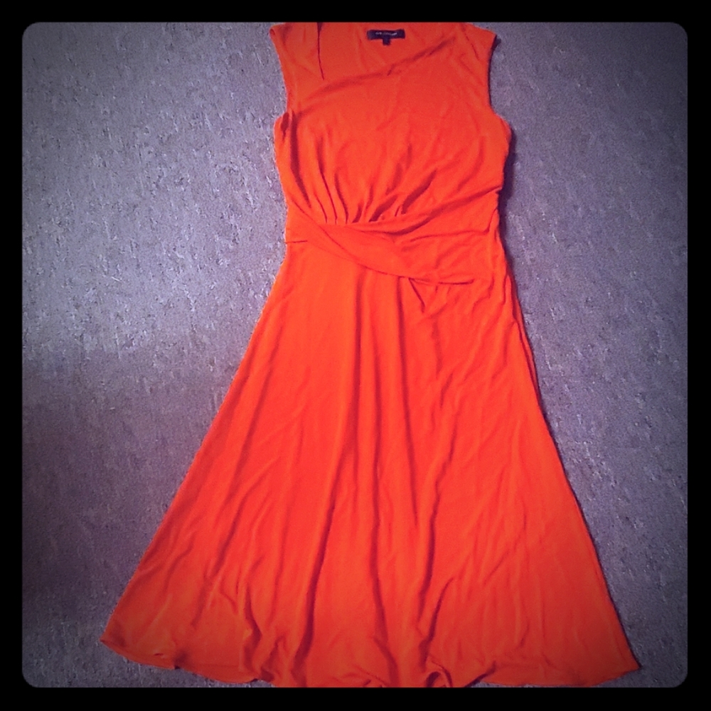 ST JOHN authentic even dress size 4